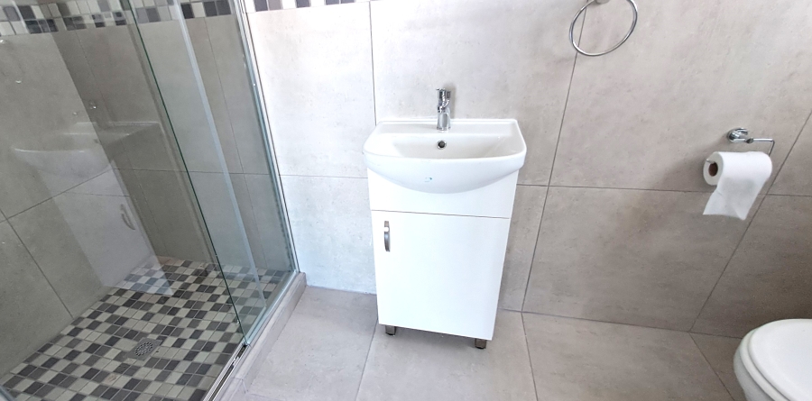 3 Bedroom Property for Sale in Hoogland Western Cape